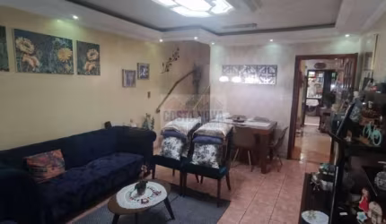 Casa à venda na Vila Guilherme, com 3 quartos, cozinha e 2 vagas, 120 m² com ótima localização