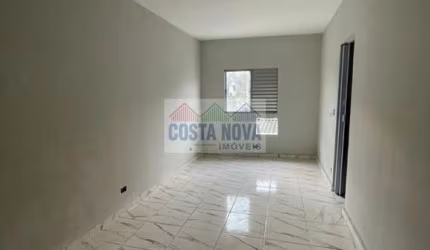 Sobrado à venda com 80m², 2 quartos, 1 sala e 3 banheiros em excelente localização - São Vicente