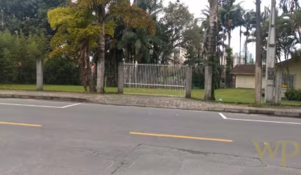 Terreno à venda na Rua Xaxim, 246, Iririú, Joinville por R$ 1.100.000