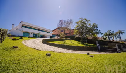 Prédio à venda na Rua Prefeito Helmuth Fallgatter, 535, Boa Vista, Joinville por R$ 4.100.000