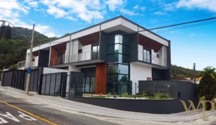 Casa com 3 quartos à venda na Rua Rio Negrinho, 518, Saguaçu, Joinville por R$ 1.450.000