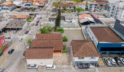 Terreno à venda na Rua Doutor João Colin, 1613, América, Joinville por R$ 6.500.000