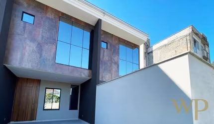 Casa com 3 quartos à venda na Rua Guerra Junqueira, 199, Iririú, Joinville por R$ 890.000