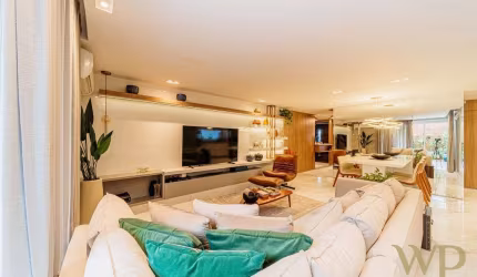 Casa com 3 quartos à venda na Alfândega, 61, Saguaçu, Joinville por R$ 1.590.000