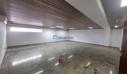 Espaço Comercial Amplo e Estratégico no Jardim Everest!