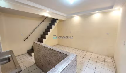 Casa para Locação ? 70m² | Quarto e Cozinha