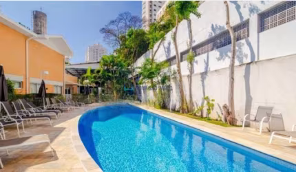 Casa em Condomínio 3 Dormitórios, 1 suíte e closet, 2 bagas - Interlagos