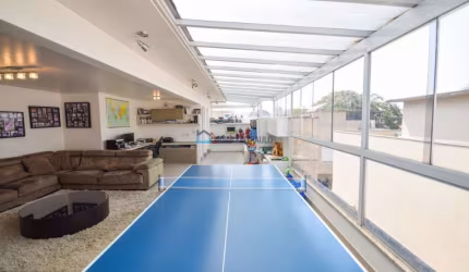 Casa térrea com 500m² . Venda. Planalto Paulista. 3 suítes, 4 vagas.