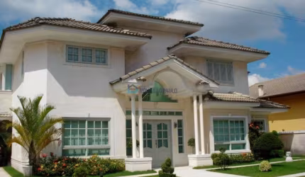 Casa à venda no Cond. Villaggio Capriccio - 3 suítes, 5 vagas