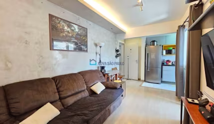 Apartamento 2 Dormitórios com Varanda Gourmet Perto do Metrô à Venda