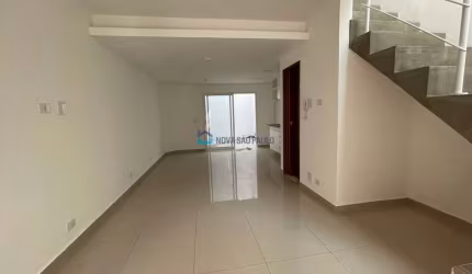 Sobrado com 02 dormitórios na região da Saúde.