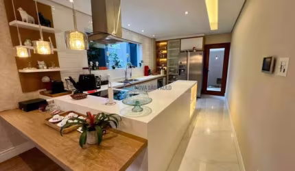 sobrado 300m2 .3 dormitorios , 1 suite ,2 vagas . Vila Mascote