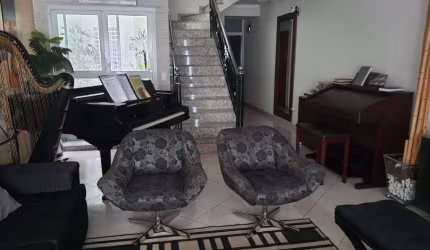 Sobrado com 3 dormitórios à venda, 360 m² por R$ 1.900.000,00 - Parque Jaçatuba - Santo André/SP