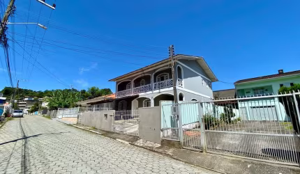 Casa Duplex em Fazenda Santo Antônio, São José/SC