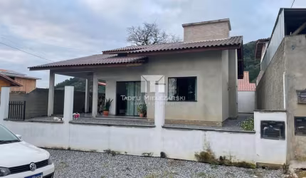Casa a venda em Porto Belo