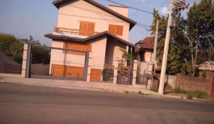 Casa à venda - no Centro