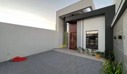 Casa pé direito alto, 1 suite + 2 dorm e garagem ampla