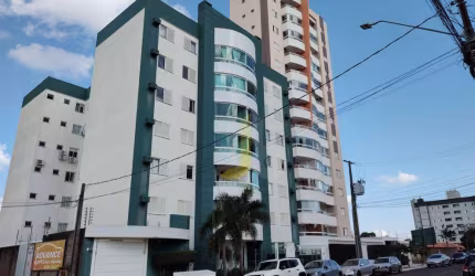 APARTAMENTO CENTRAL COM 2 VAGAS DE GARAGEM