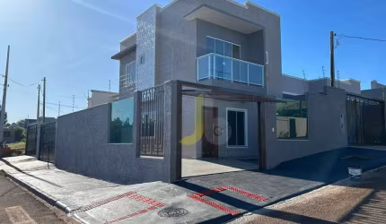 Sobrado com 1 Suíte + 2 dormitórios à venda, 92 m² - Brasília - Cascavel/PR