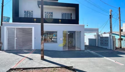 SOBRADO COM SALA COMERCIAL