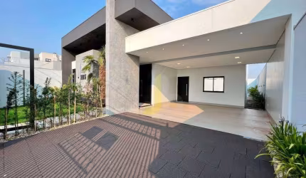 CASA MODERNA EM LOTE INTEIRO COM ENERGIA SOLAR