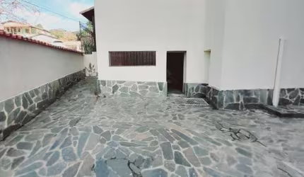4QUARTOS+4VAGAS+LOTE DE 360M²