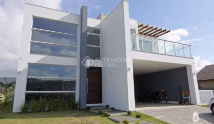 Casa com 4 quartos à venda na CONDOMINIO GAROPABA INTERNACIONAL, 100, Centro, Garopaba, 600 m2 por R$ 2.250.000
