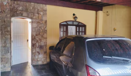 Casa à venda em Sorocaba, Jardim Simus, com 2 quartos, com 90 m²