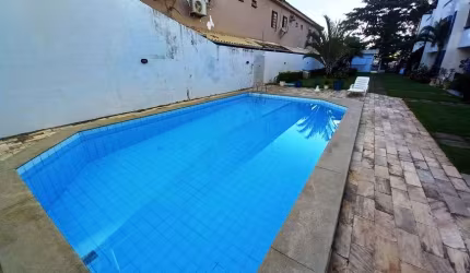 Casa de condomínio para venda possui 150 metros quadrados com 4 quartos