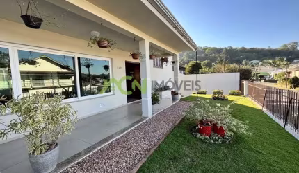 Belíssima casa com 3 suítes em Estância Velha