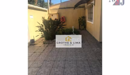 Sobrado com 3 dormitórios à venda, 268 m² por R$ 450.000,00 - Parque São Luís - Taubaté/SP
