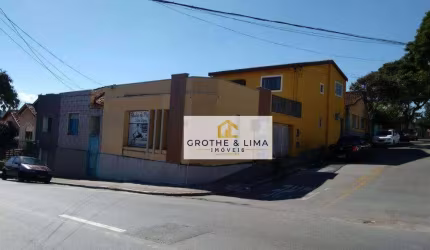 Sobrado com 3 dormitórios à venda, 234 m² por R$ 795.000,00 - Santana - São José dos Campos/SP