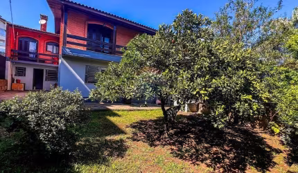 Casa no Bela Vista - 04 Quartos - 01 Suíte - 05 Vagas - Salão de festas e jardim com arvores frutíferas