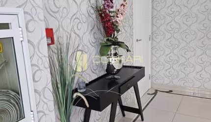 Apartamento mobiliado á venda com ótima localização na Meia Praia