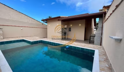 CASA ISOLADA NOVA COM PISCINA GRANDE PRÓXIMO DO MAR PARA VENDA EM ITANHAÉM!