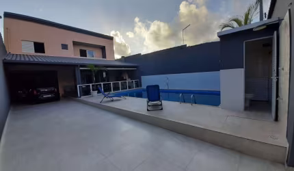 OPORTUNIDADE!!!SOBRADO ALTO PADRÃO REFORMADO COM PISCINA PARA VENDA EM ITANHAÉM!!