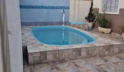 CASA USADA LADO PRAIA COM PISCINA PARA VENDA EM ITANHAÉM!