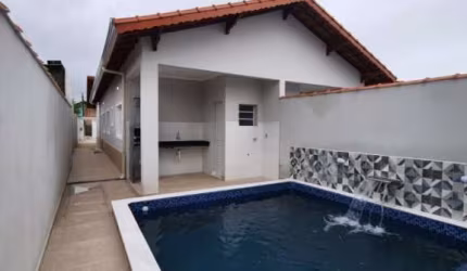 CASA GEMINADA NOVA COM ESPAÇO DE LAZER COMPLETO PARA VENDA EM MONGAGUÁ!
