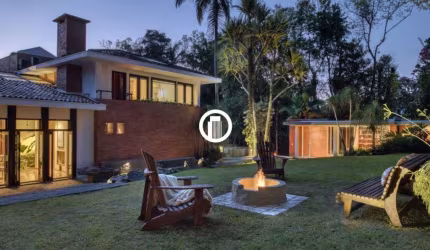 Casa para Venda - 1300m², 5 dormitórios, sendo 5 suites, 7 vagas - Chácara Flora