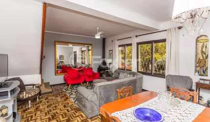Casa com 3 quartos à venda na Rua Petronilla Cogo, 74, Parque Santa Fé, Porto Alegre, 210 m2 por R$ 720.000