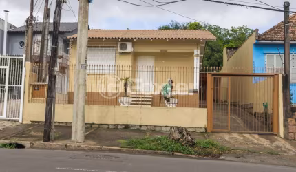Casa com 2 quartos à venda na Rua Antônio Francisco Lisboa, 70, Rubem Berta, Porto Alegre, 67 m2 por R$ 455.000