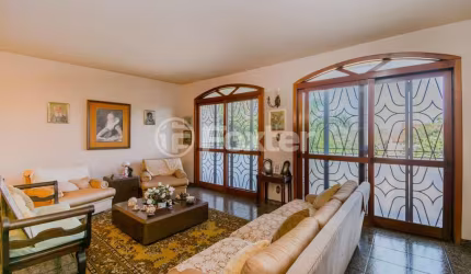 Casa com 6 quartos à venda na Praça José Assunção, 42/50, Vila Assunção, Porto Alegre, 600 m2 por R$ 1.600.000