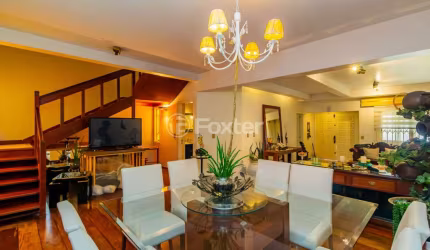 Casa com 4 quartos à venda na Avenida José Gertum, 355, Chácara das Pedras, Porto Alegre, 600 m2 por R$ 2.250.000