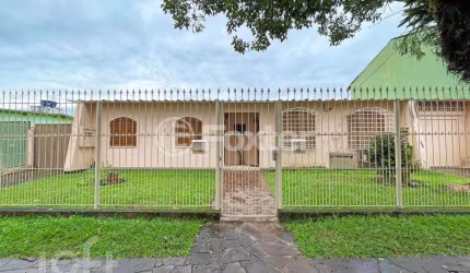 Casa com 3 quartos à venda na Rua Luiz Cézar Leal, 220, Rubem Berta, Porto Alegre, 178 m2 por R$ 330.000