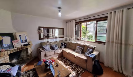 Casa com 3 quartos à venda na Rua Primeiro de Março, 391, Nossa Senhora das Graças, Canoas, 285 m2 por R$ 620.000