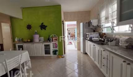 Casa com 4 quartos à venda na Rua Itapema, 332, Enseada de Brito, Palhoça, 80 m2 por R$ 950.000