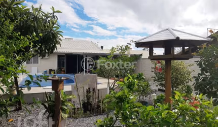 Casa com 3 quartos à venda na Rua Itapema, 337, Enseada de Brito, Palhoça, 180 m2 por R$ 750.000