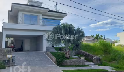 Casa com 4 quartos à venda na Rua dos Tiés, 379, Pedra Branca, Palhoça, 256 m2 por R$ 1.900.000