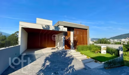 Casa com 3 quartos à venda na Rua dos Rouxinóis, 81, Pedra Branca, Palhoça, 230 m2 por R$ 1.899.000