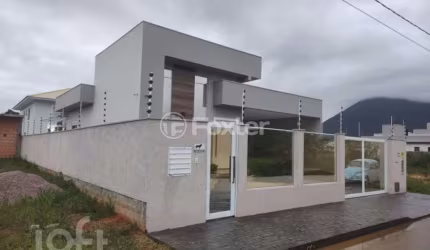 Casa com 3 quartos à venda na Rua Nereu Ghizoni, 220, Guarda do Cubatão, Palhoça, 180 m2 por R$ 795.000